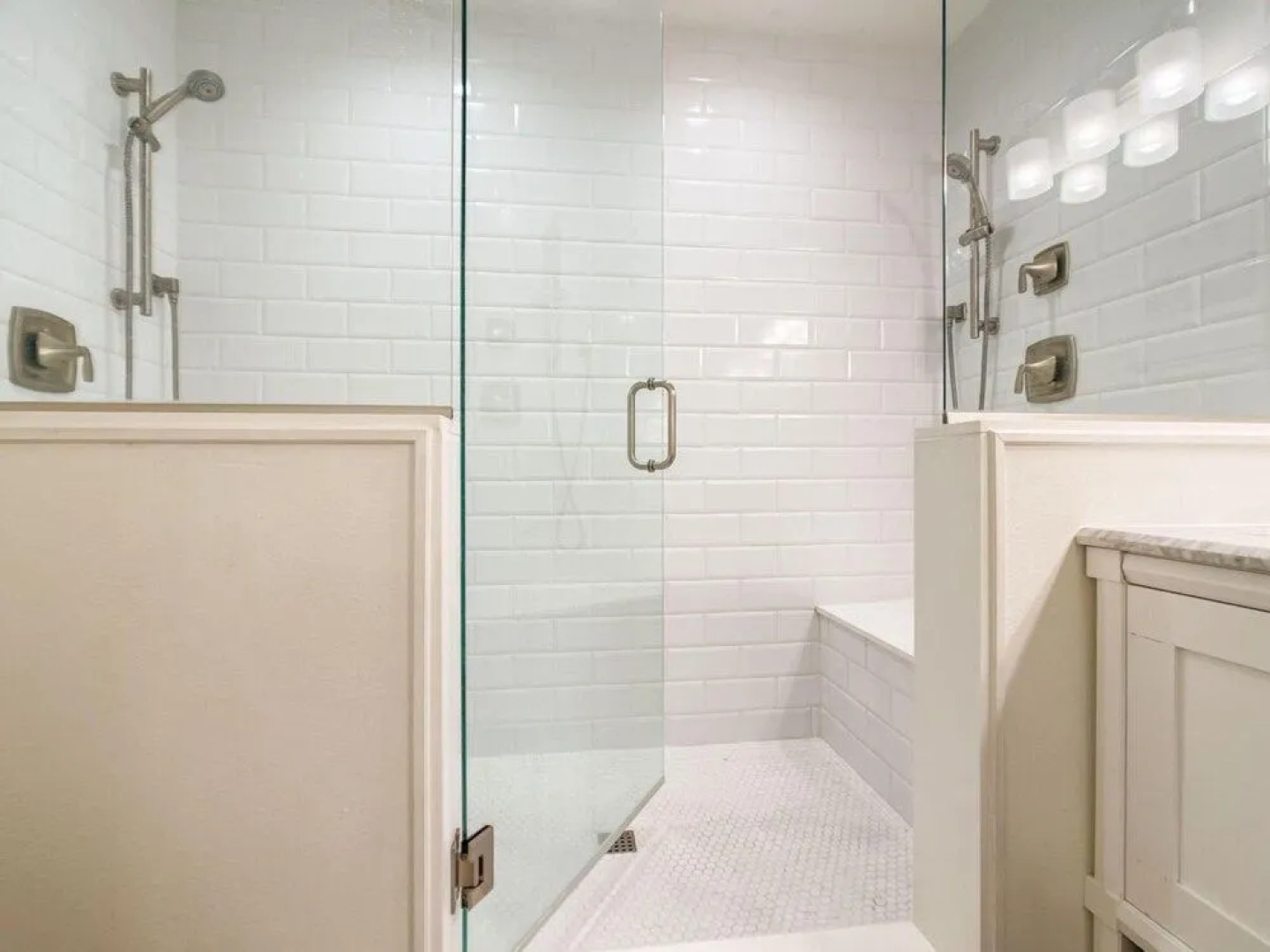 Glendale Charm by Casago