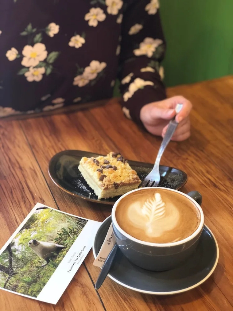 Whistling Frog Cafe & Accommodation