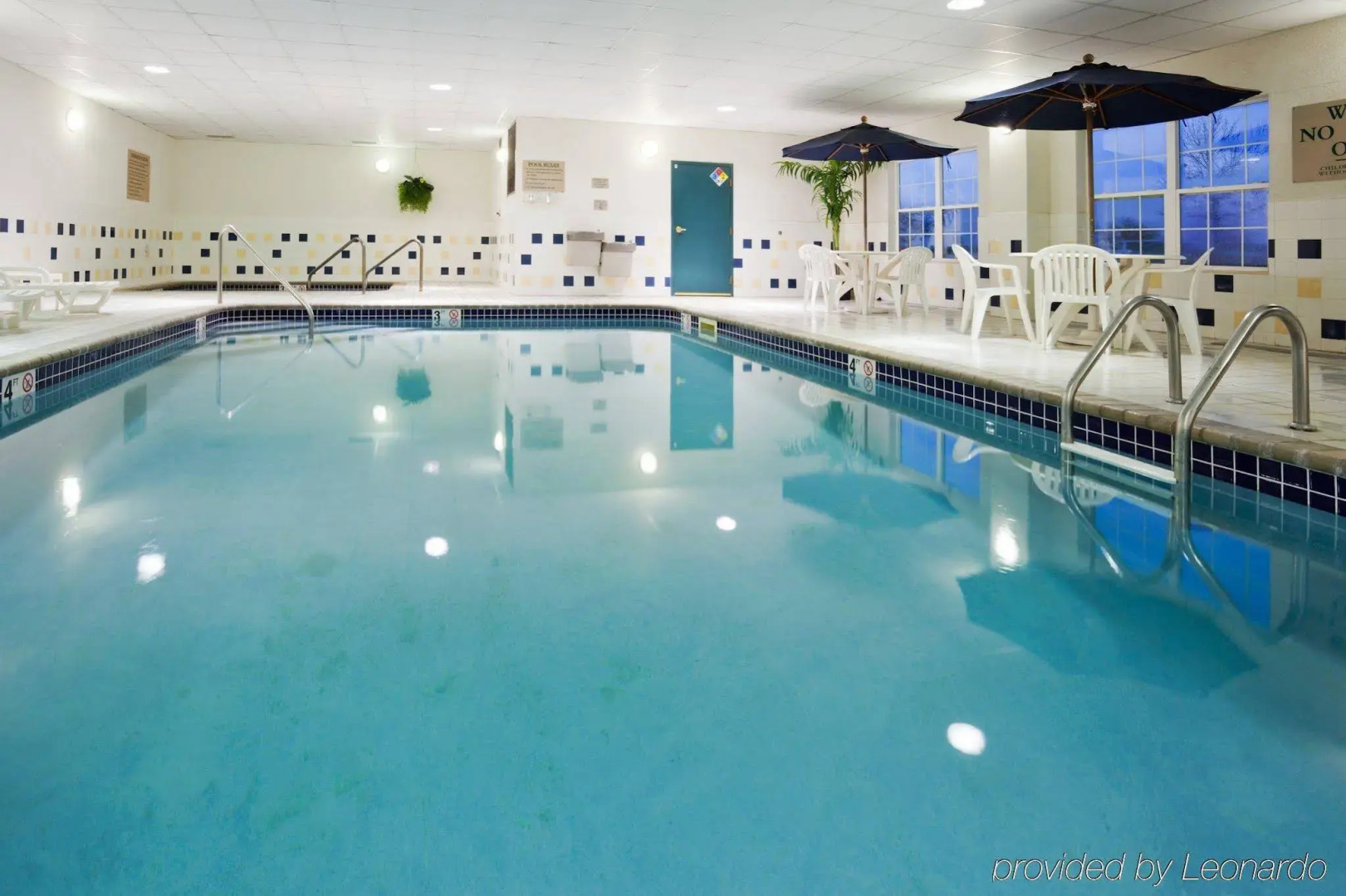 Country Inn & Suites by Radisson, Coralville, IA