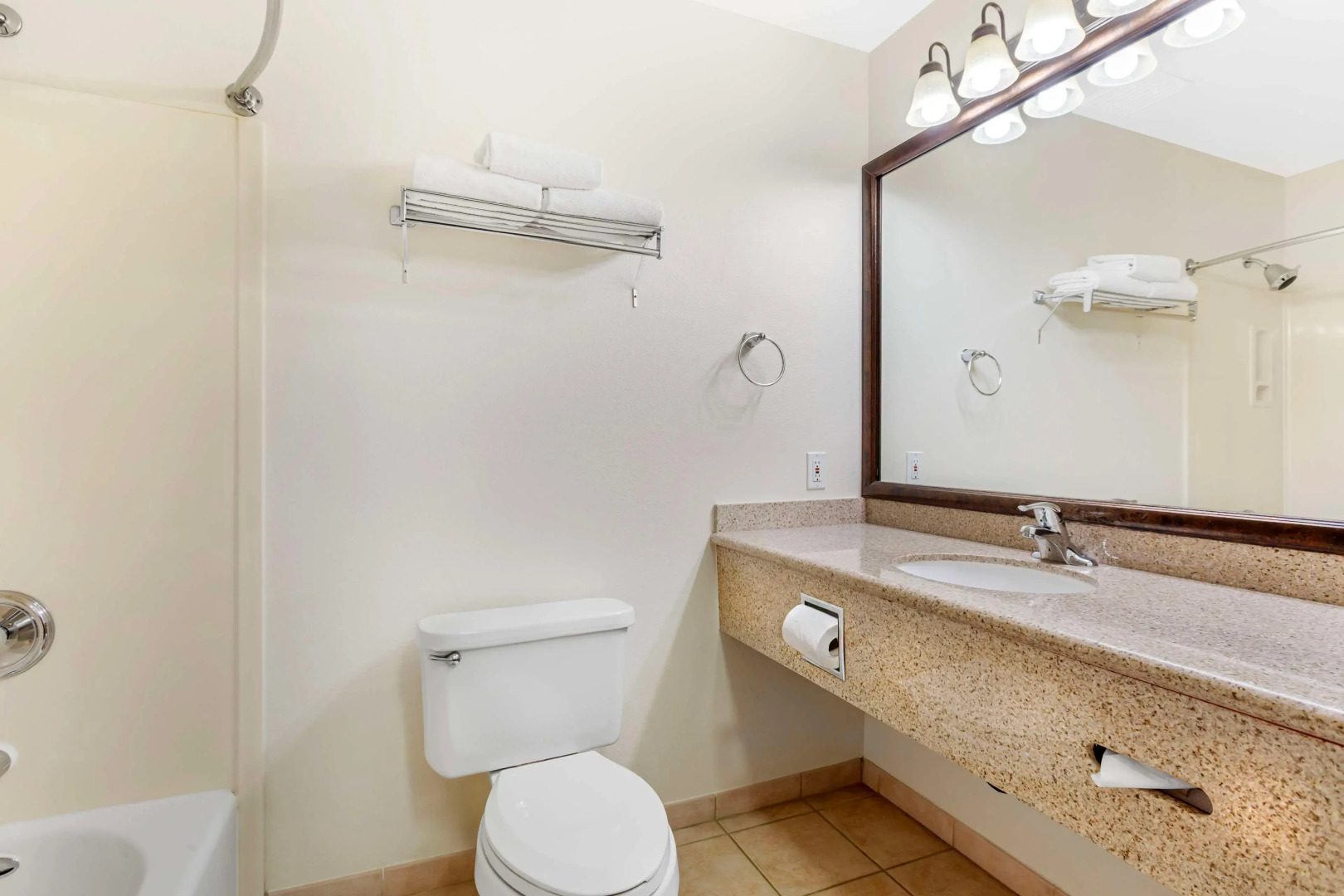 Best Western Plus Villa Del Lago Inn Patterson