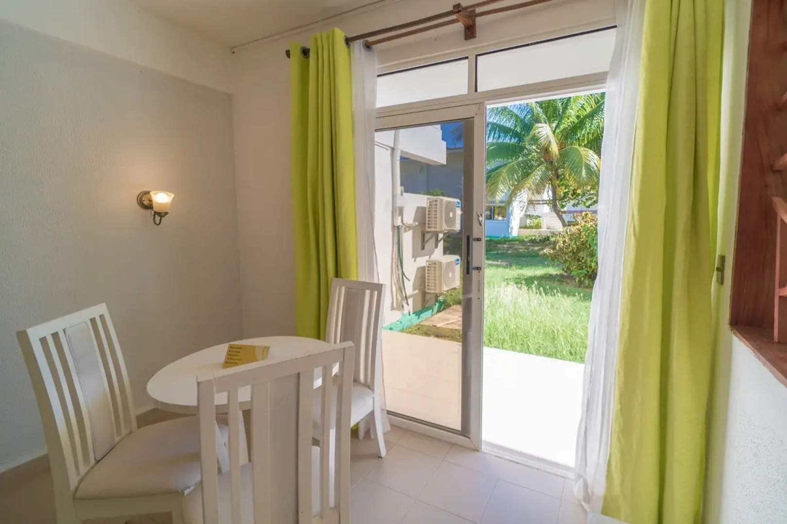 Resonance Blu Santa Maria