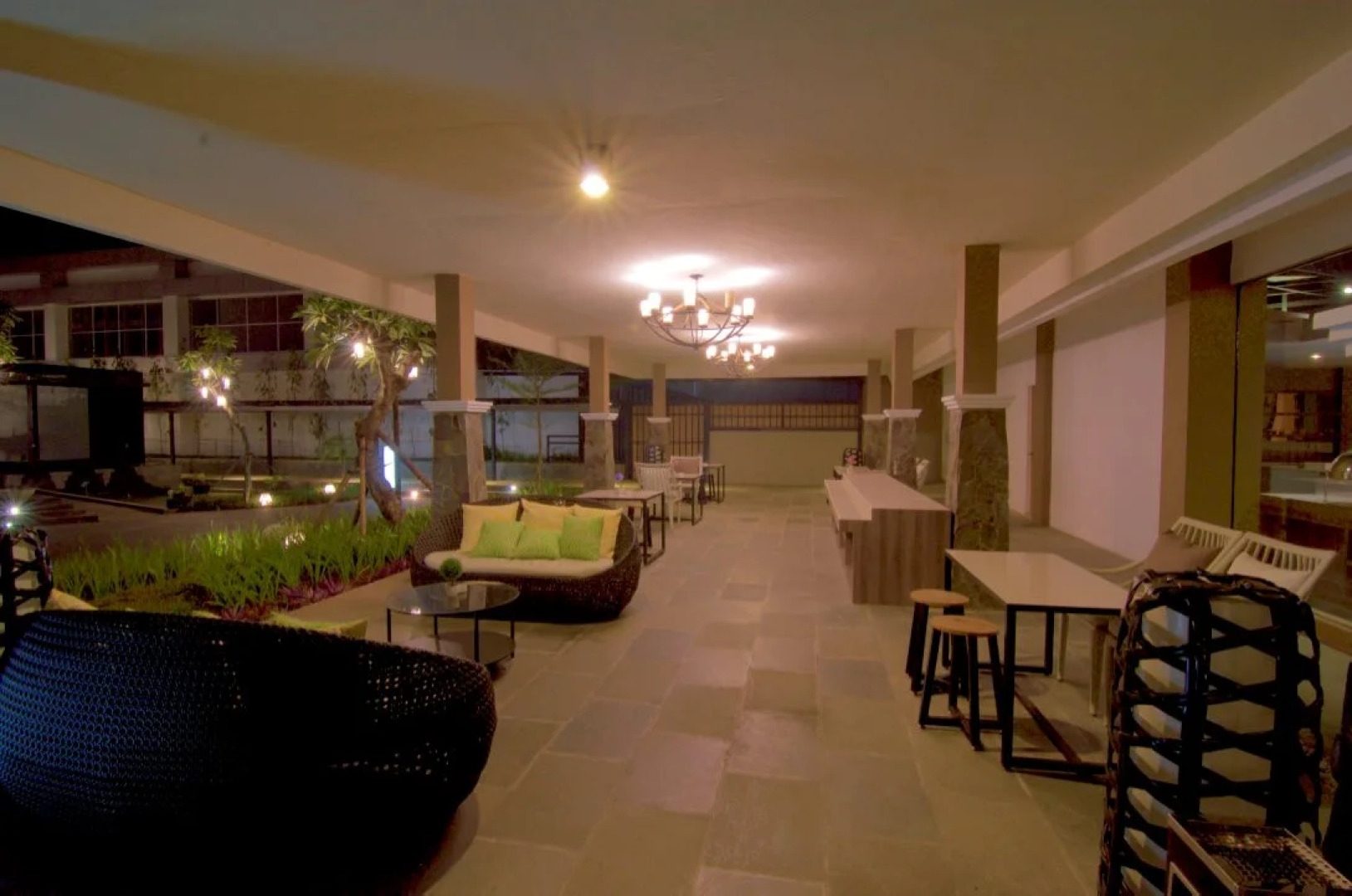 Front One Akshaya Hotel Karawang