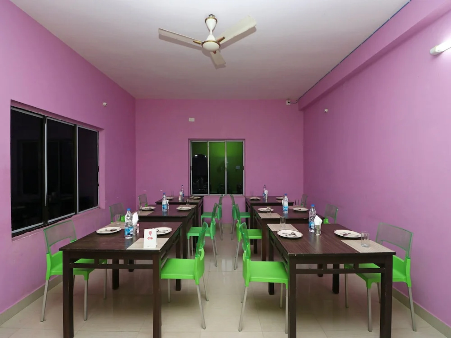 OYO 12318 Hotel Sea Horse