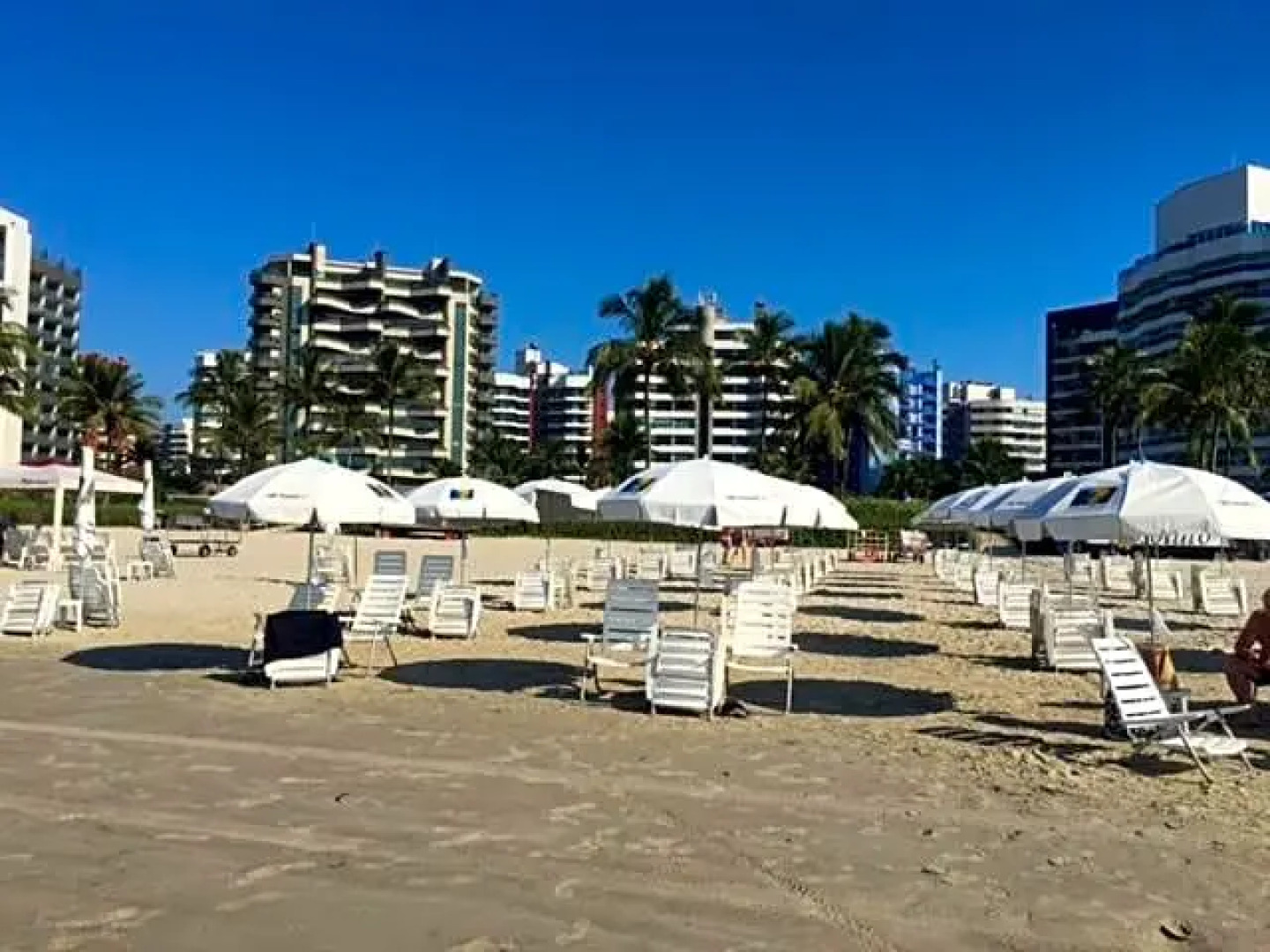 FLAT RIVIERA COM VISTA MAR A 150m DA PRAIA ! DISPONÍVEL PRÓX FINDI - De 14 a 18 de Fev de 2024 ! APROVEITE !