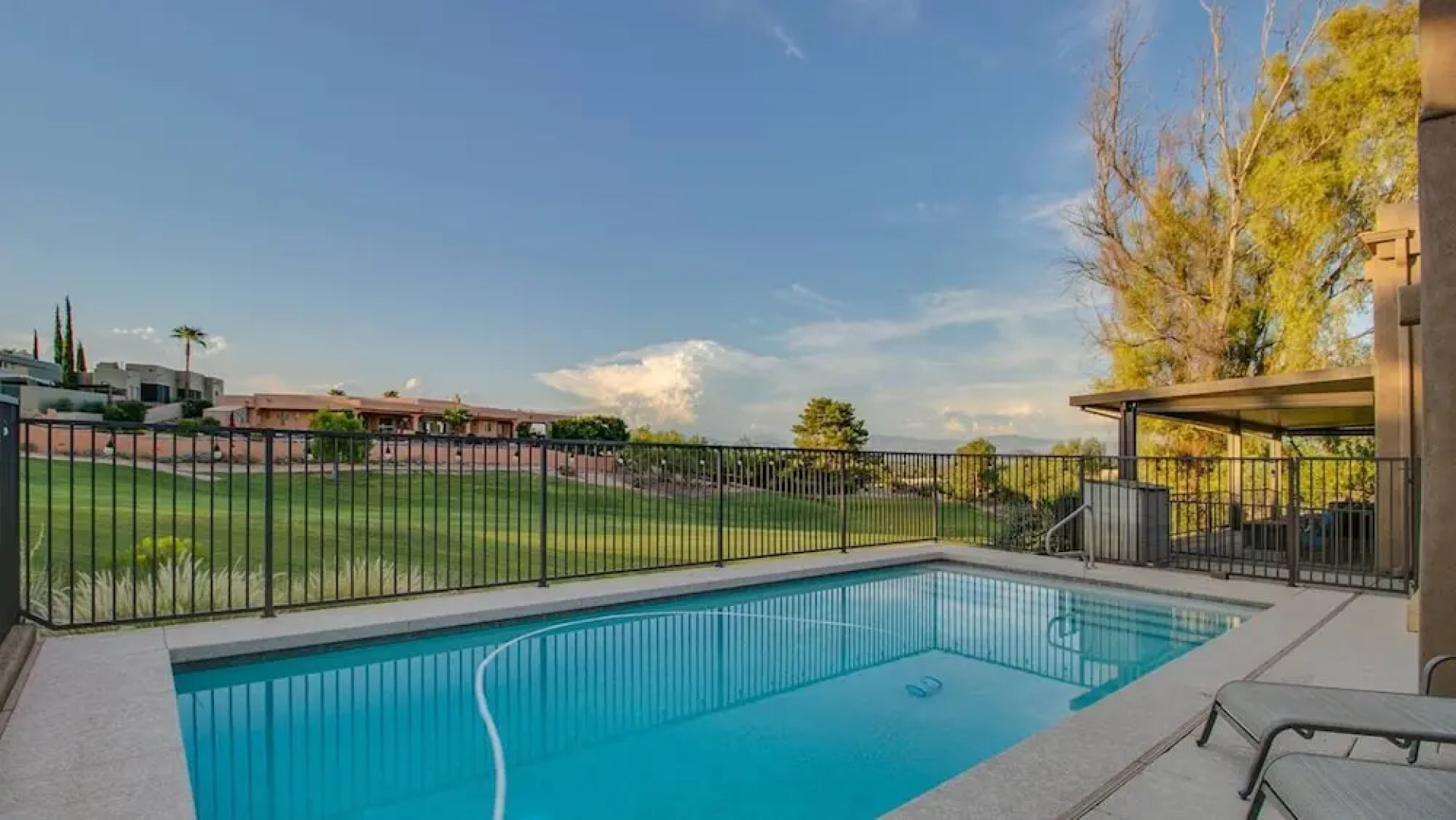 Luxe 4 Bdrm W/pool and Spa on Golf Course Lot!