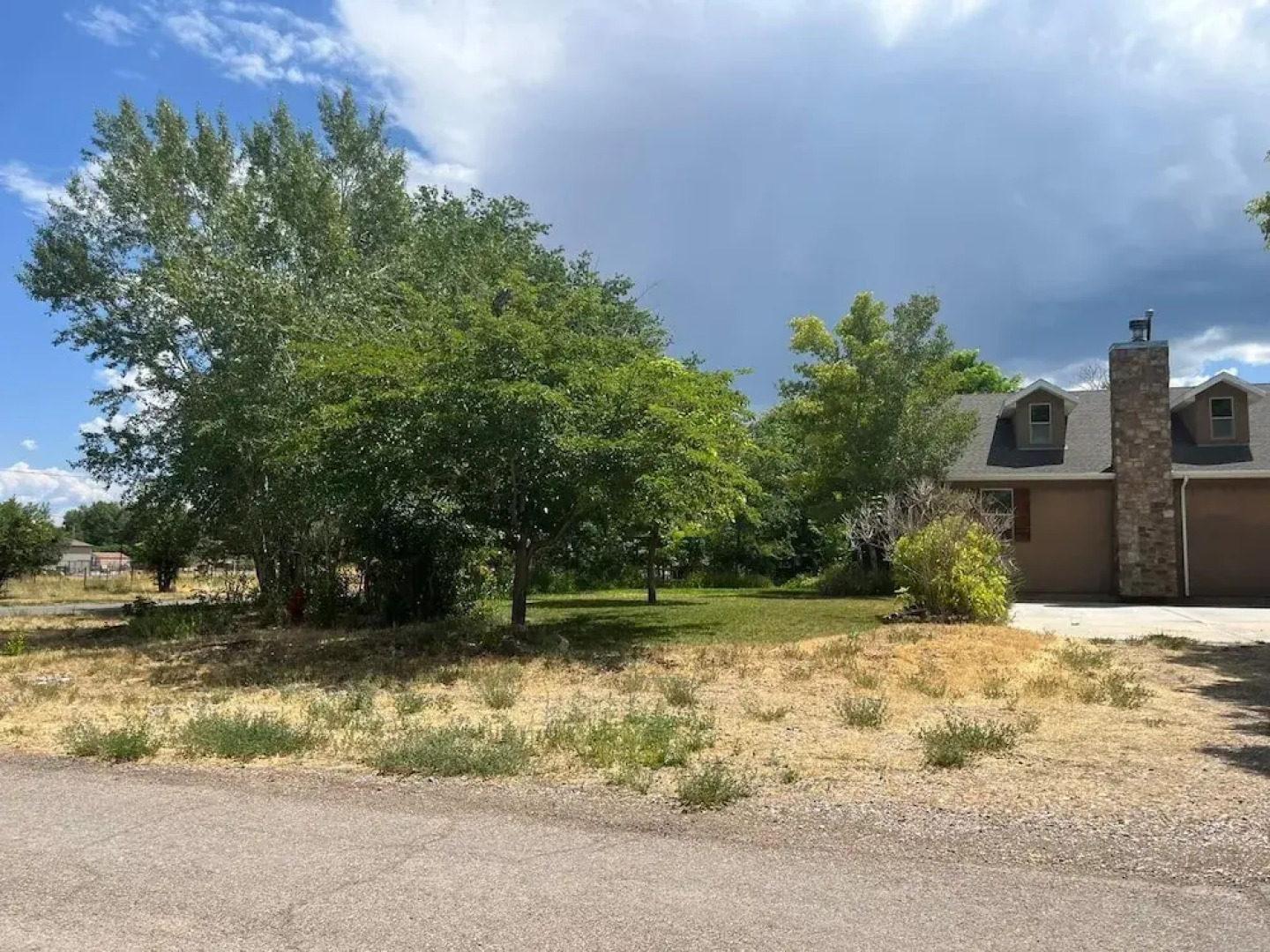 14 Guests 5BR 2BA Game room and Living