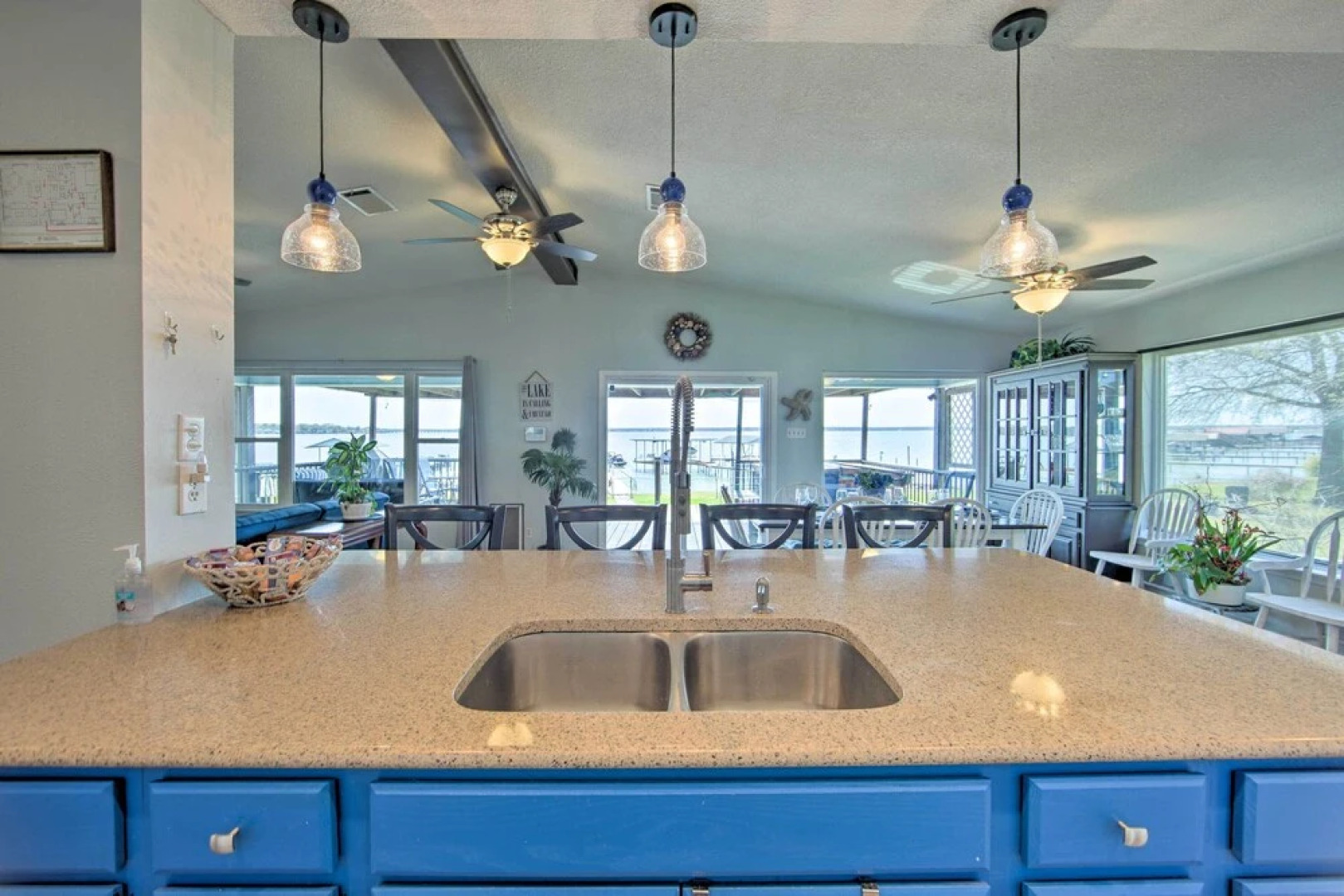 Gun Barrel City Home w/ Hot Tub!