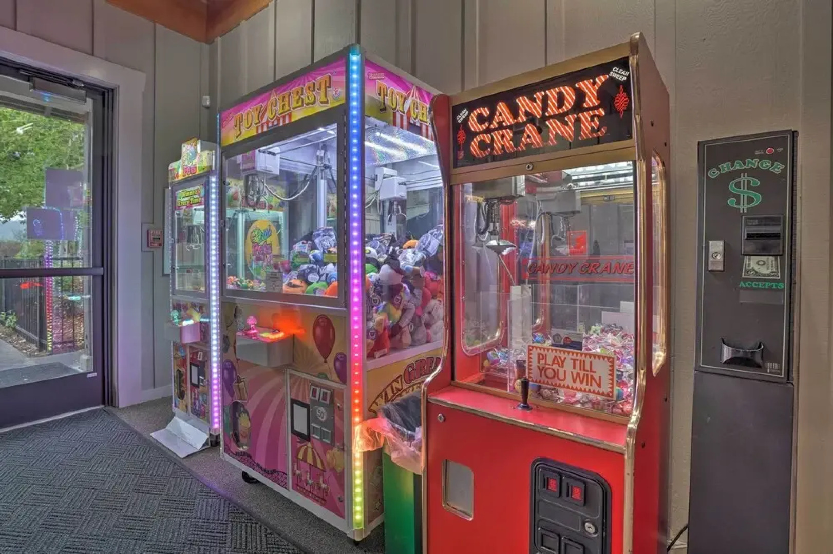 Resort-style Klamath Falls Home, Golf Course View!