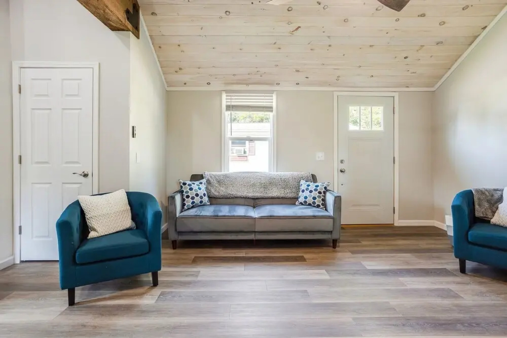 Newly Remodeled Home In Perfect Location To Visit Lake Erie Or Cleveland 2 Bedroom Home by Redawning