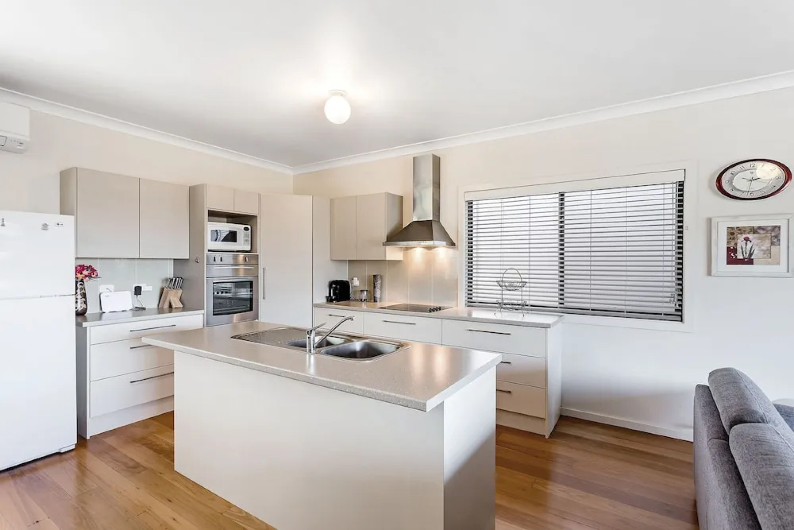 Indah Pantai, 84 Lentara Street