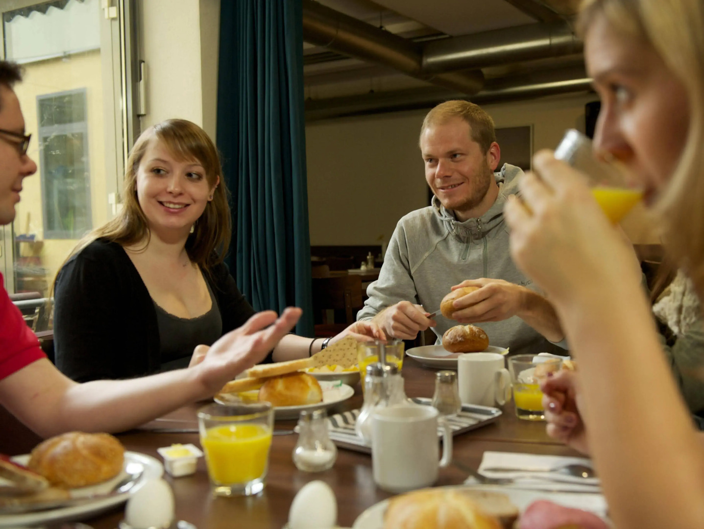 The 4 You Hostel & Hotel