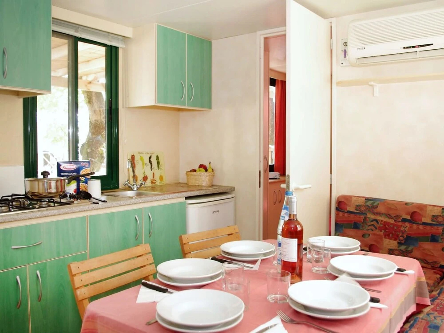 Balatontourist F red Balatonf red