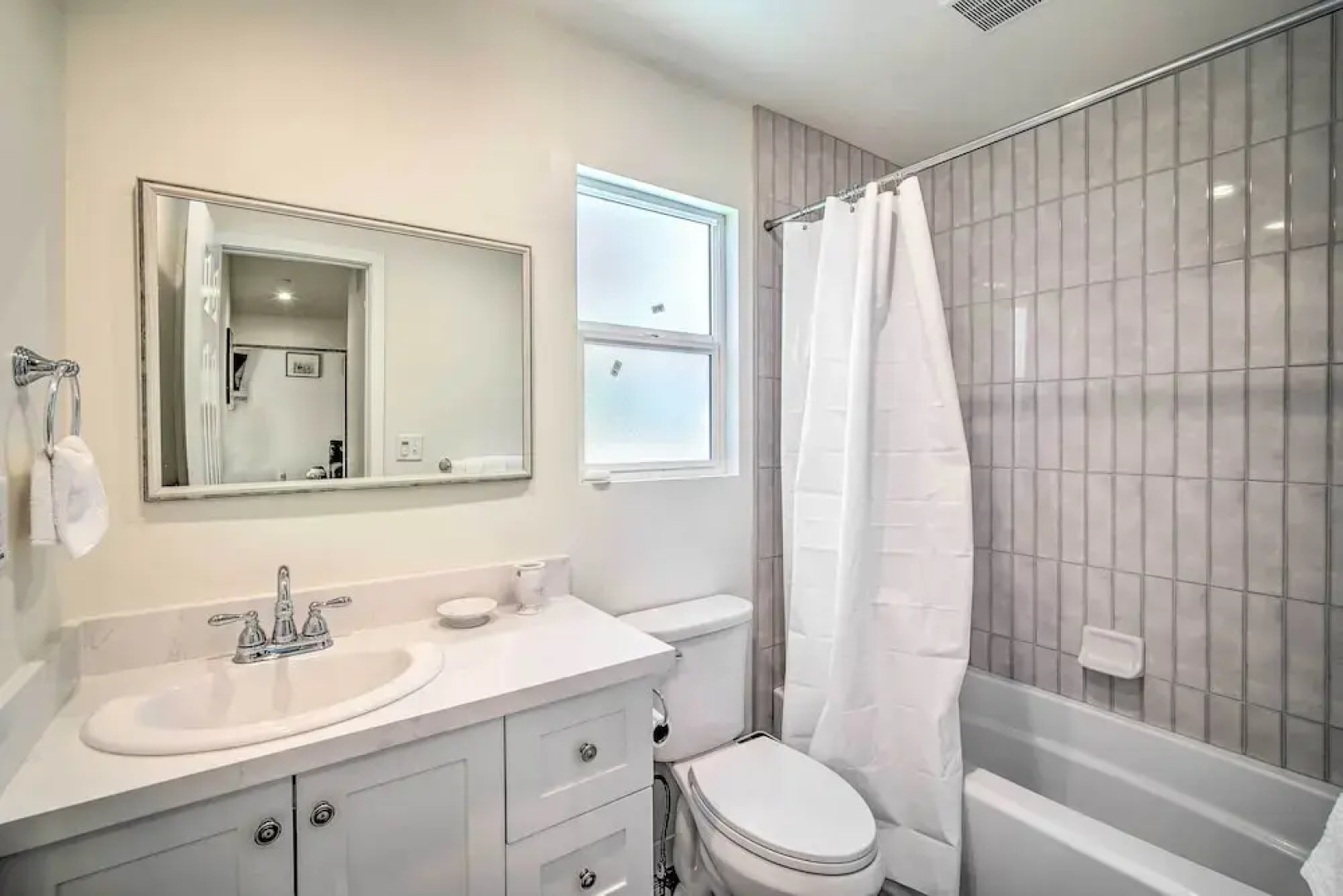 Family Home w/ Deck & View, 4 Mi to Lake Arrowhead