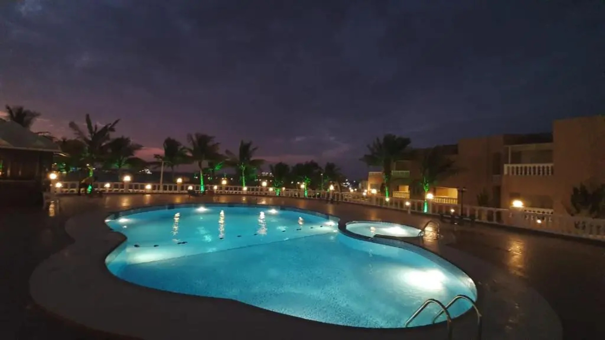 Dolphin Beach Resort