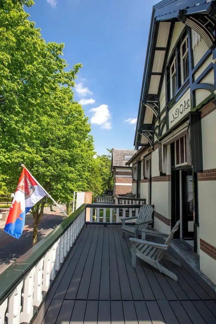 Zenzez Hotel & Lounge