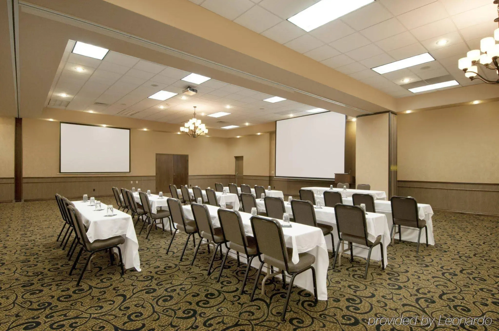 Rodeway Inn McPherson East