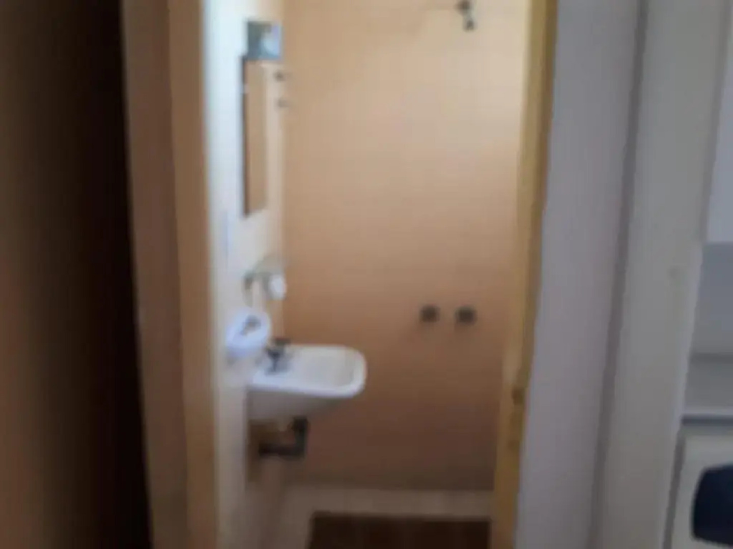 Habitacion economica con estacionamiento Necochea