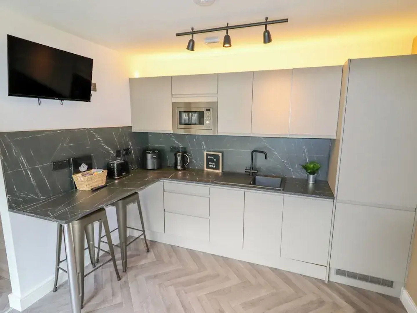 Valley Lodge 4 - North Wales Eco Lodges