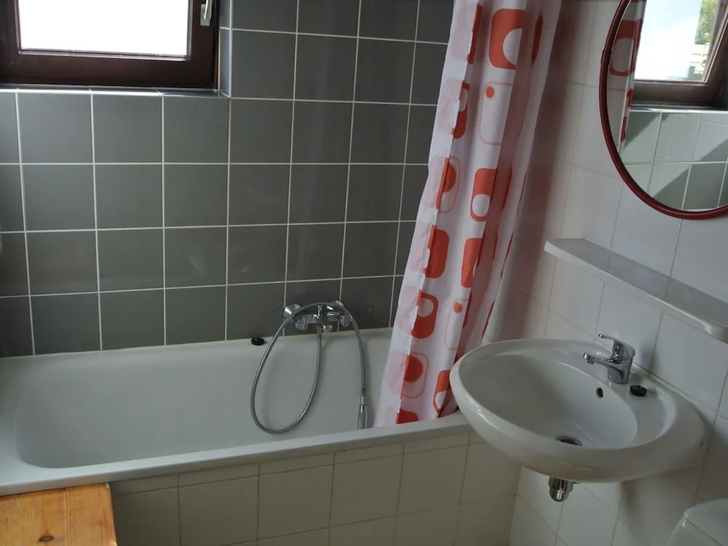 Tidy Cottage With Terrace, not far From De Panne