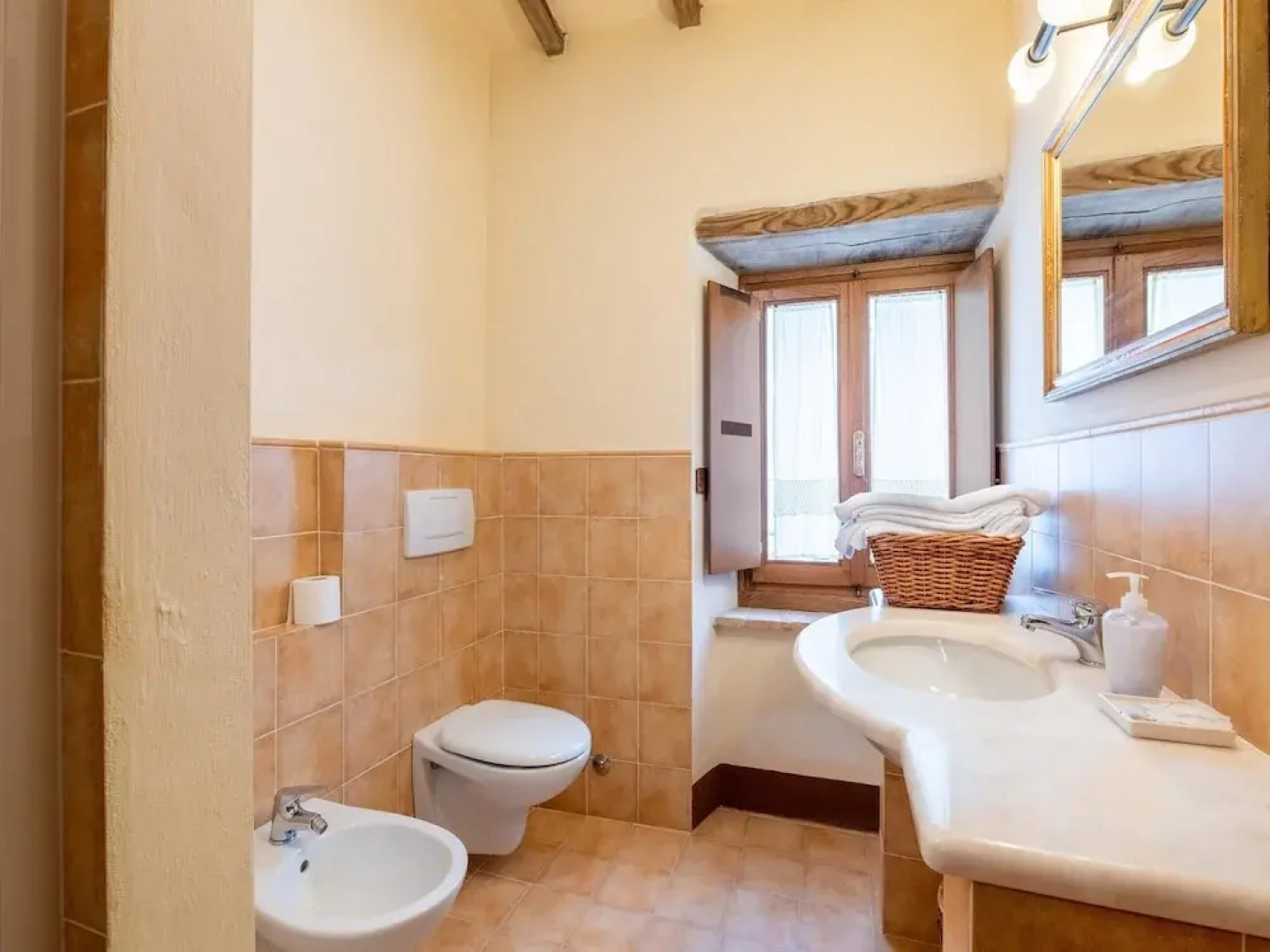 Farmhouse With Pool in Michelangelo