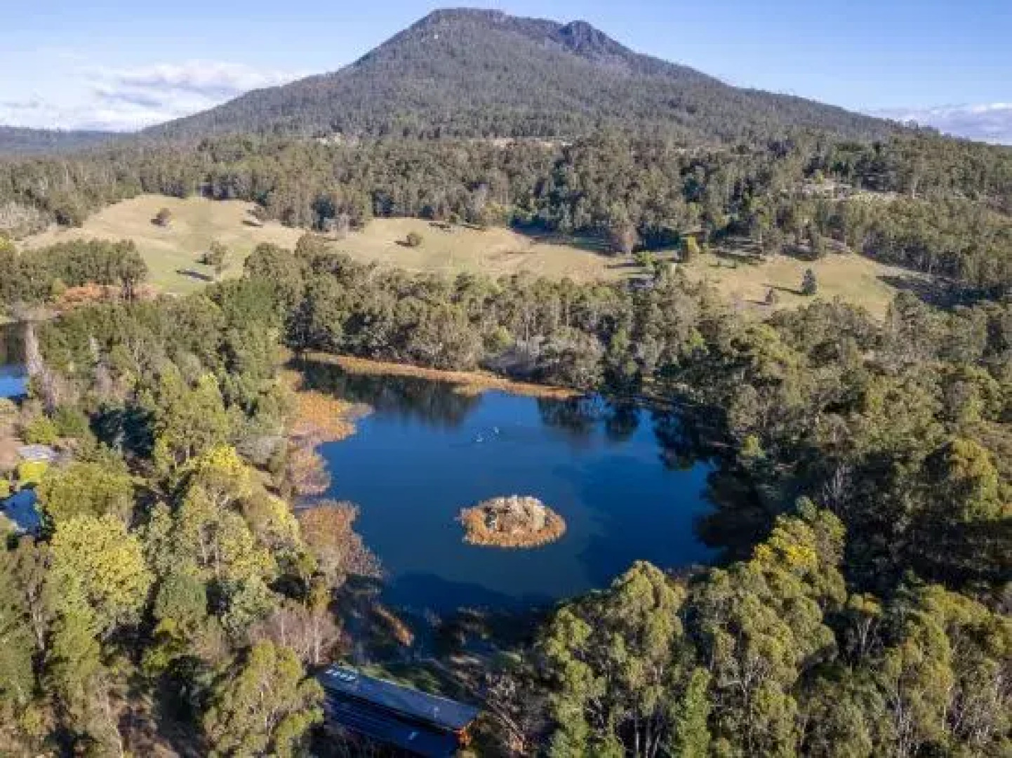 Quamby Bluff Lake House, Deloraine, Tasmania