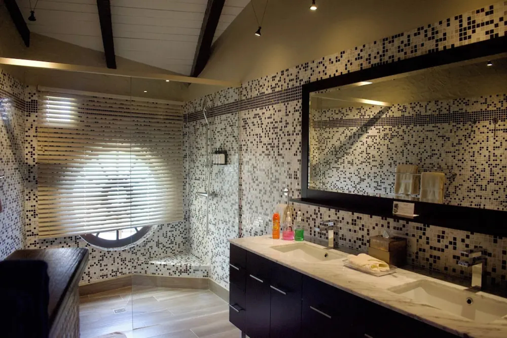 Secret Harbour Boutique Hotel and Marina