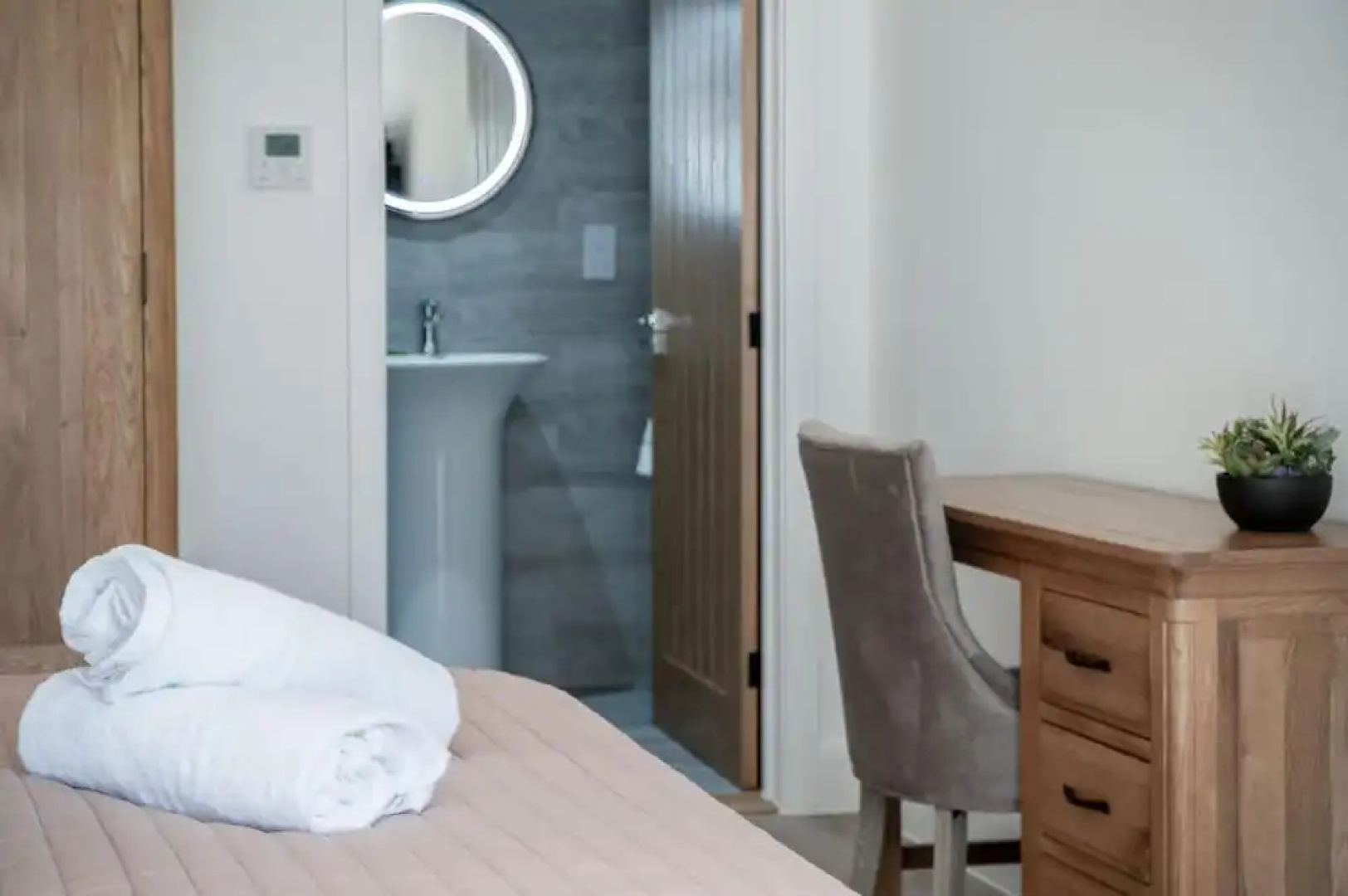Room 12 - The Sleeping Giant - Pen Y Cae Inn