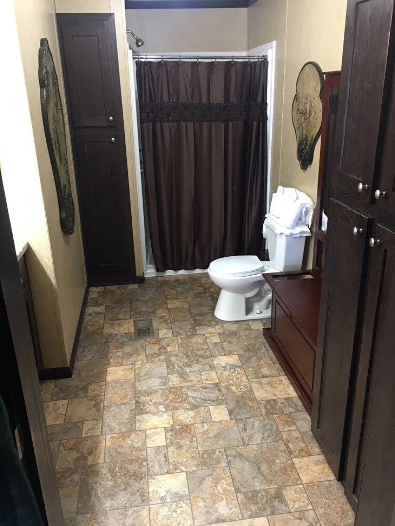 Self Creek Lodge and Marina