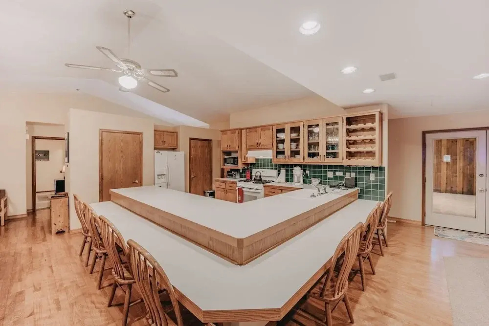 29sl - Hot Tub - Sauna - Bbq - Shuffle Board - Sleeps 11 3 Bedroom Home by Redawning