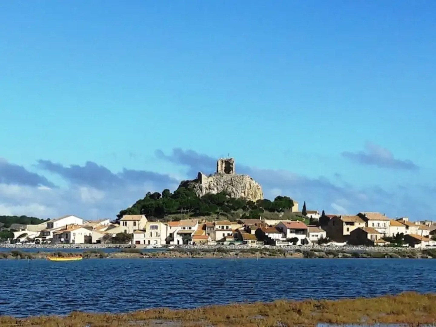 Luxurious Villa Near River in Cesseras