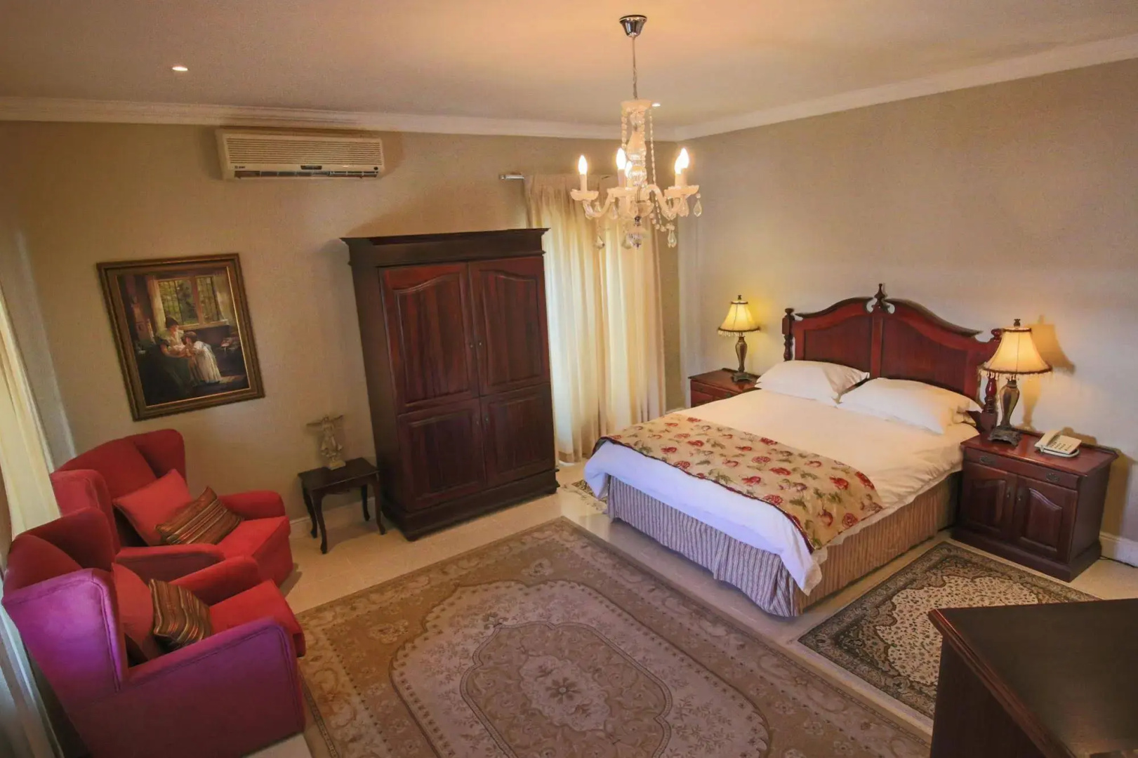 The Victorian 1906 Hotel