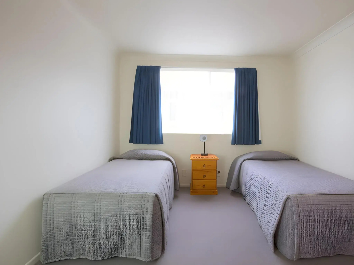 AAA Thames Court Motel