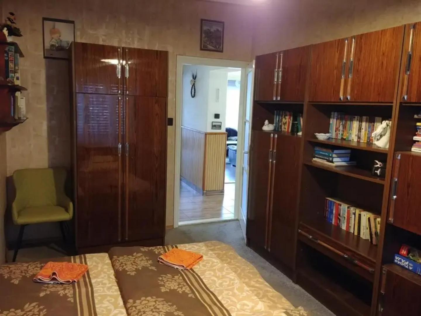 Crystal Apartement F