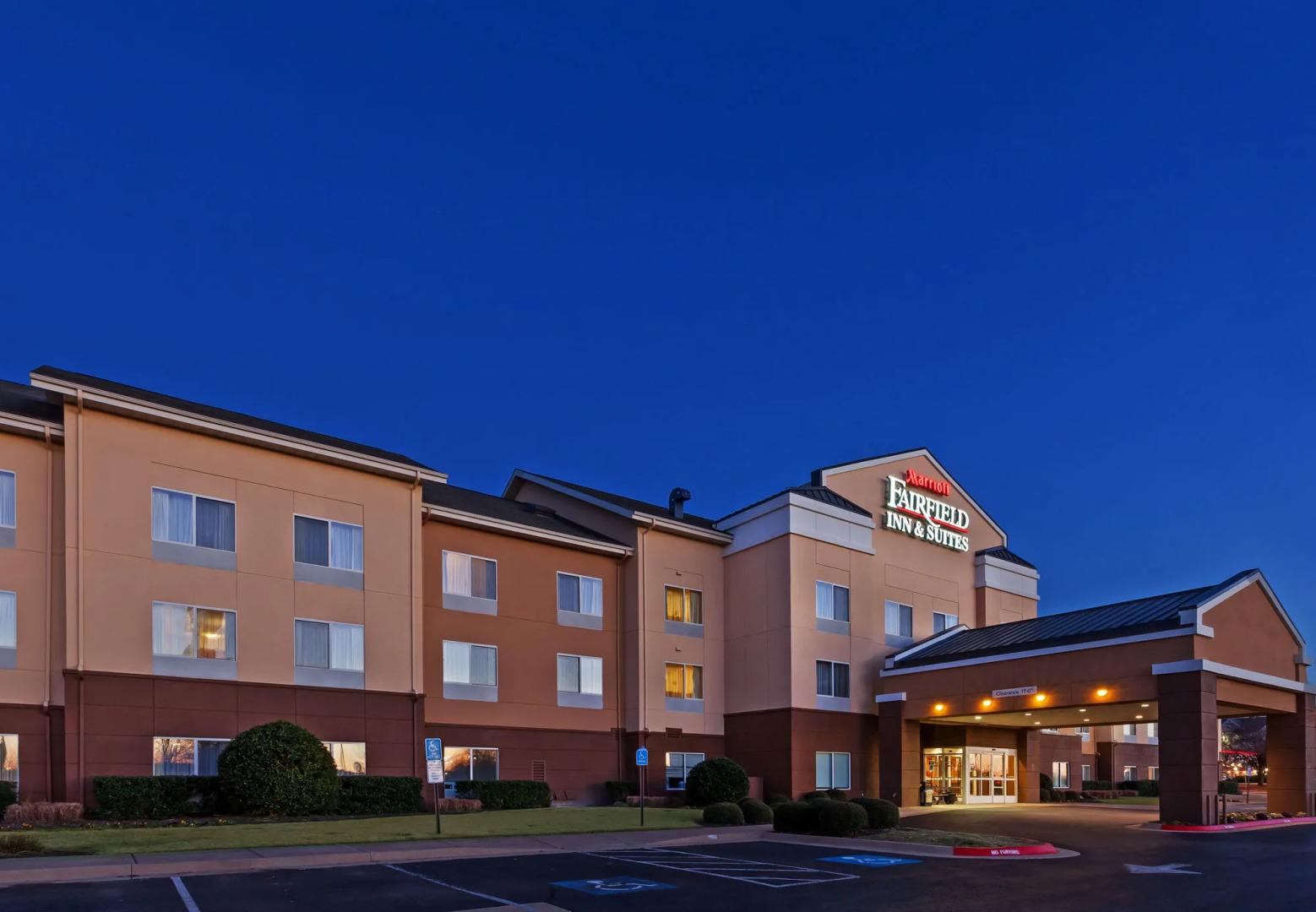 Fairfield Inn & Suites by Marriott Rogers