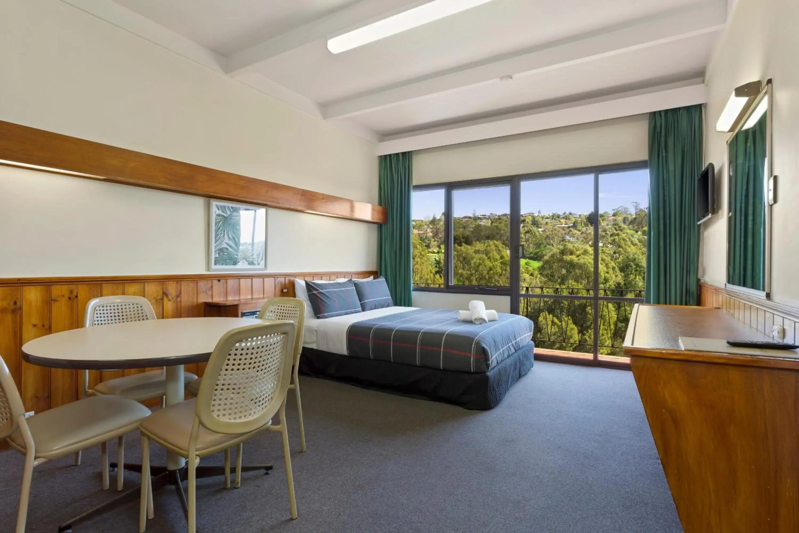 Village Family Motor Inn