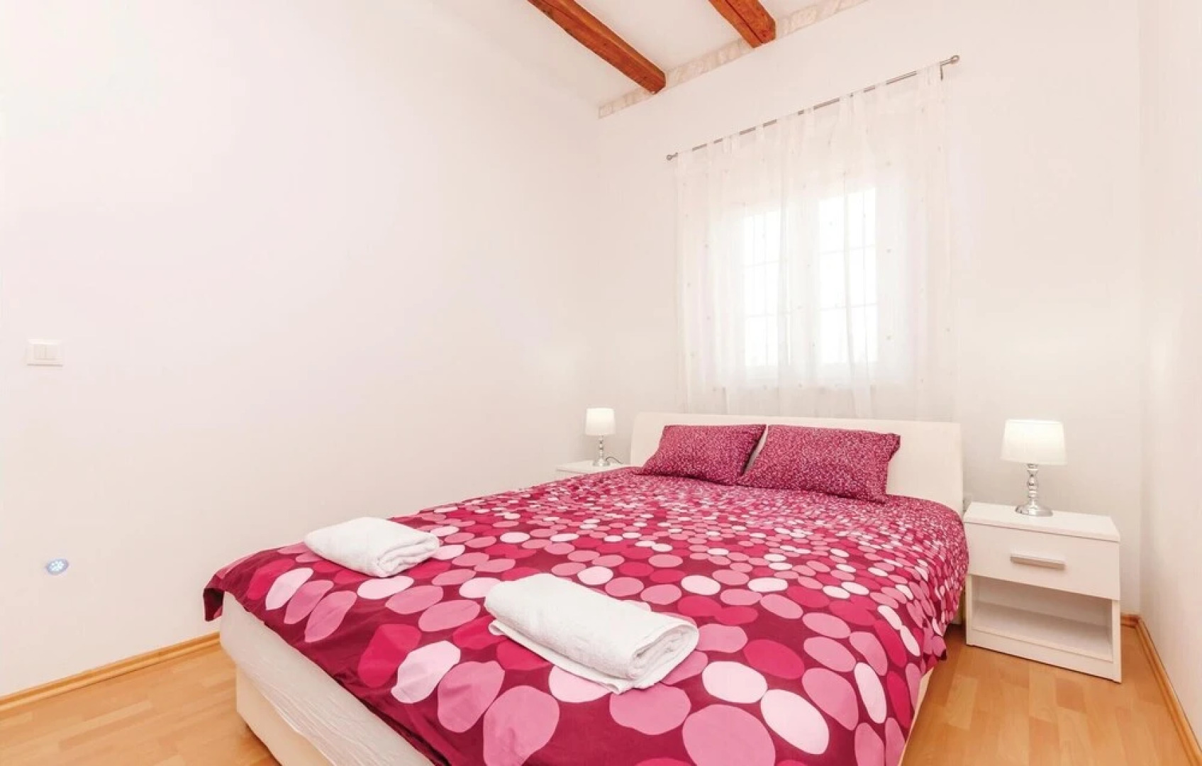 Stunning Home in Radonic With Wifi and 2 Bedrooms
