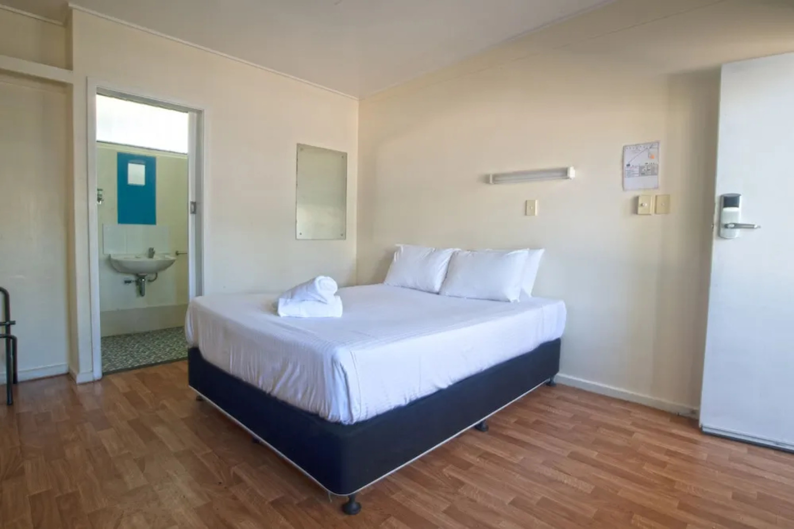 Nightcap at Marine Hotel