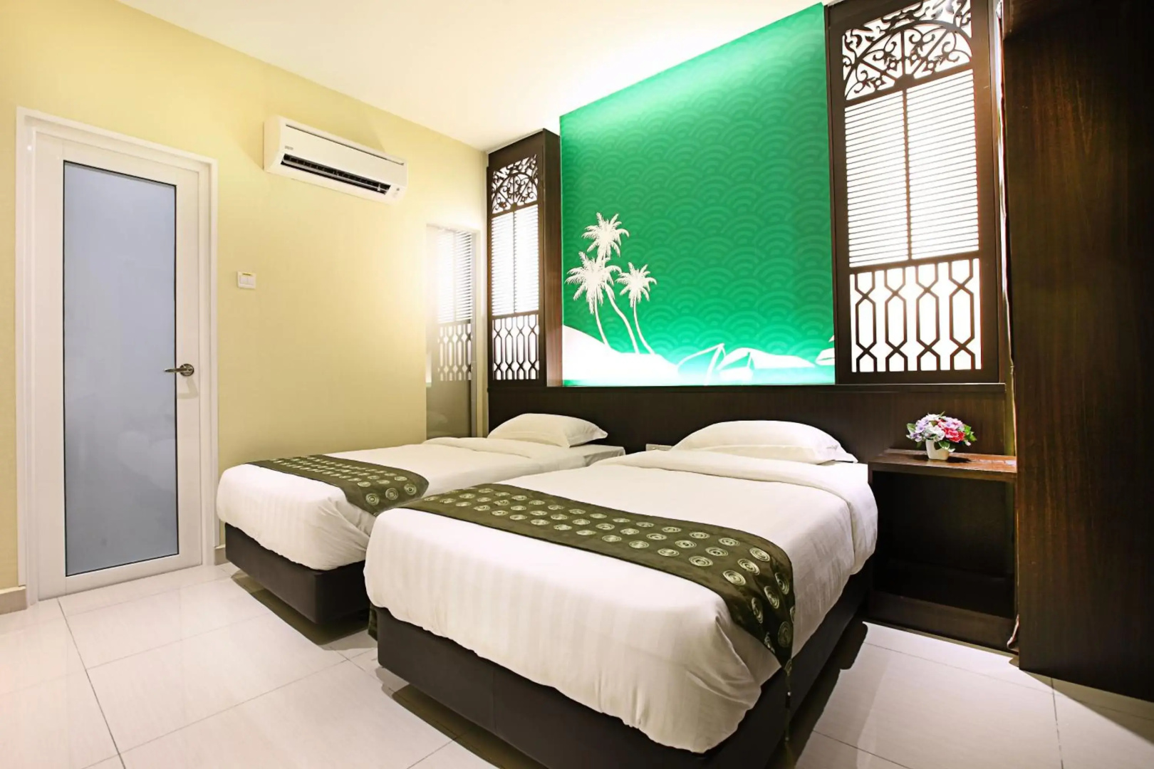 Sri Enstek Hotel - KLIA