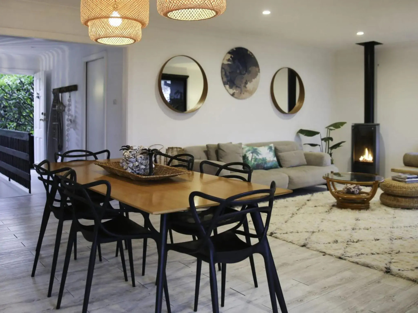 THE WERRI SHACK Werri Beach Gerringong 4pm check out Sundays