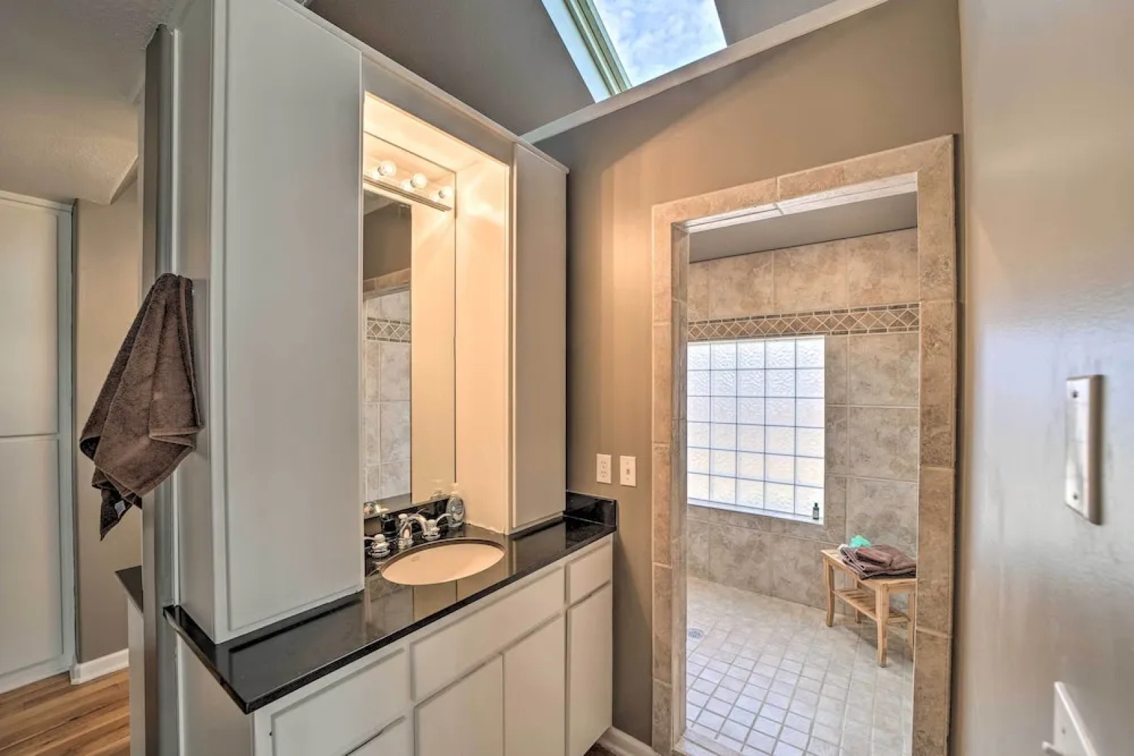 Grand Tulsa Getaway With Private Pond, Dock & Deck