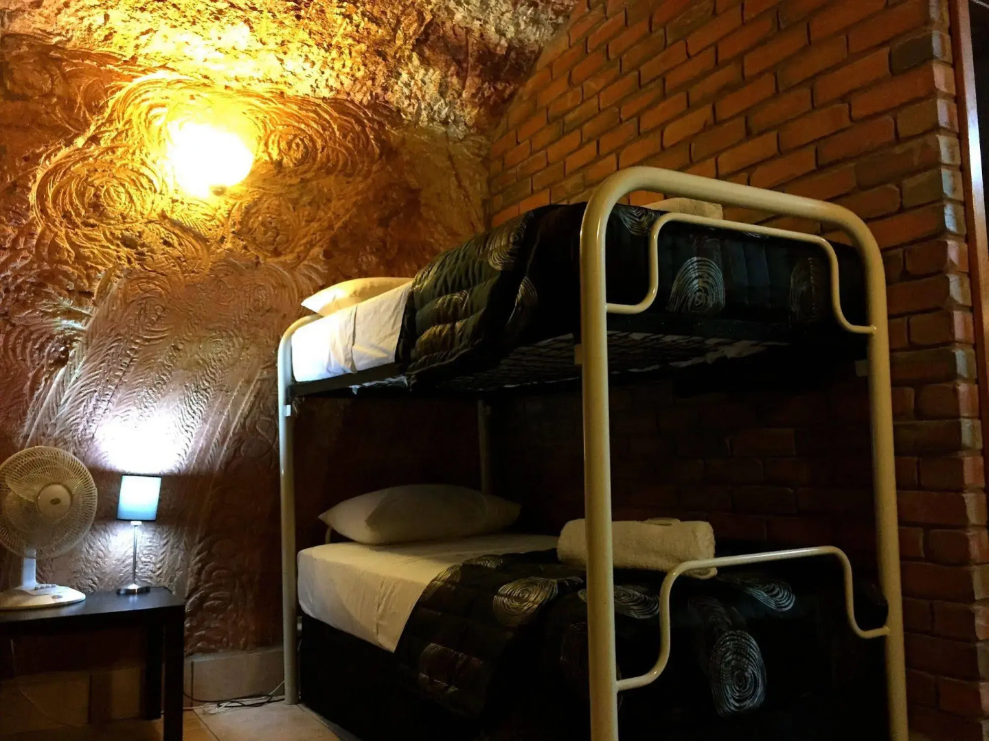 The Lookout Cave Underground Motel