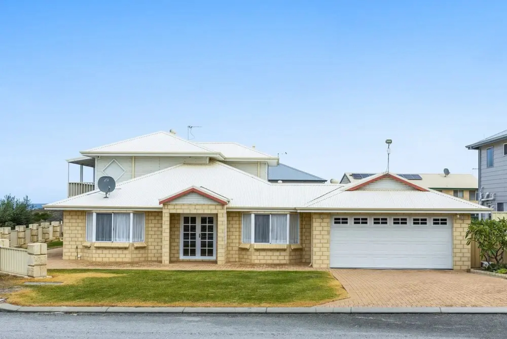 The Oversea'r - Luxury at its Best