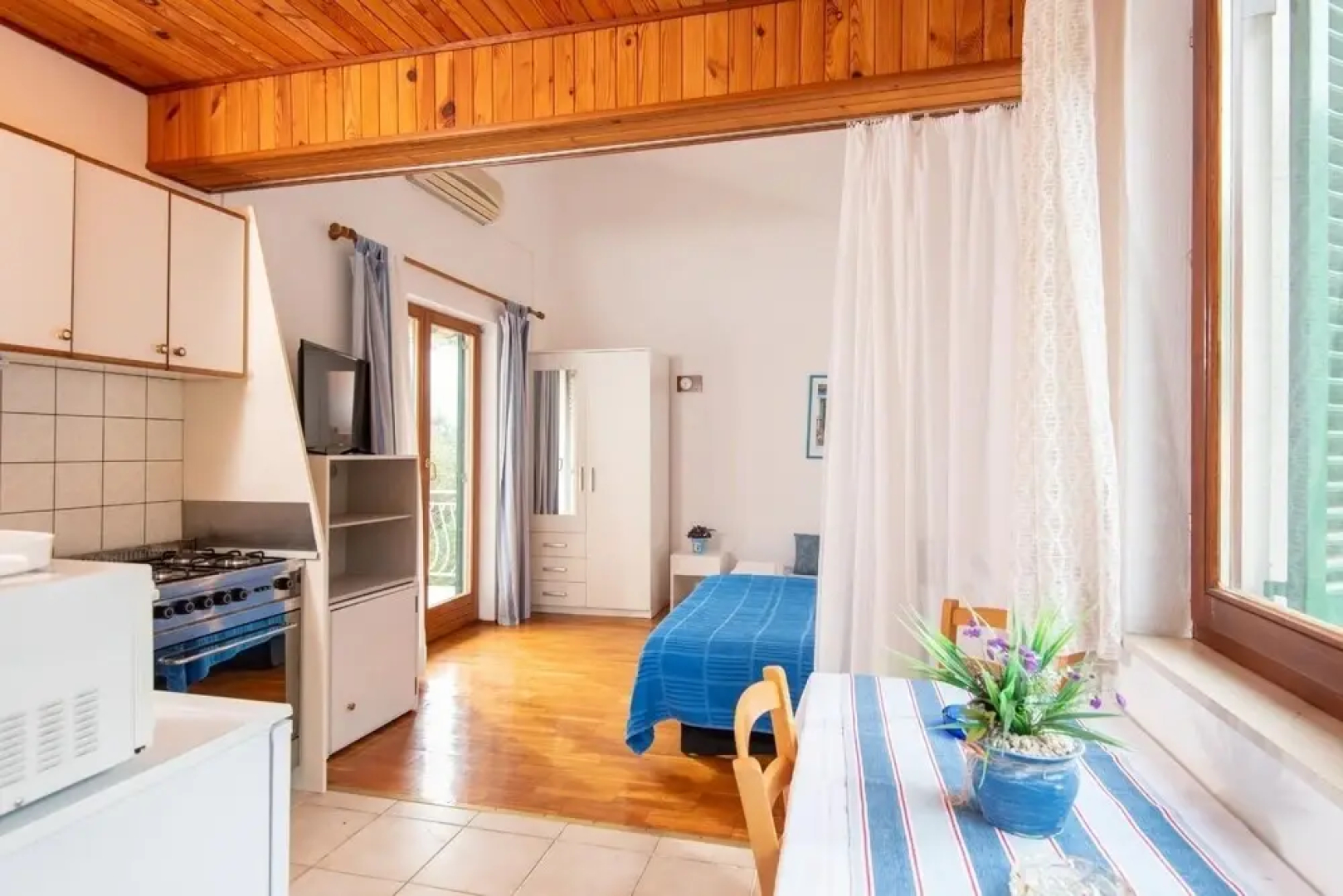 Sugor - 70 m From sea - Plavi-sa2