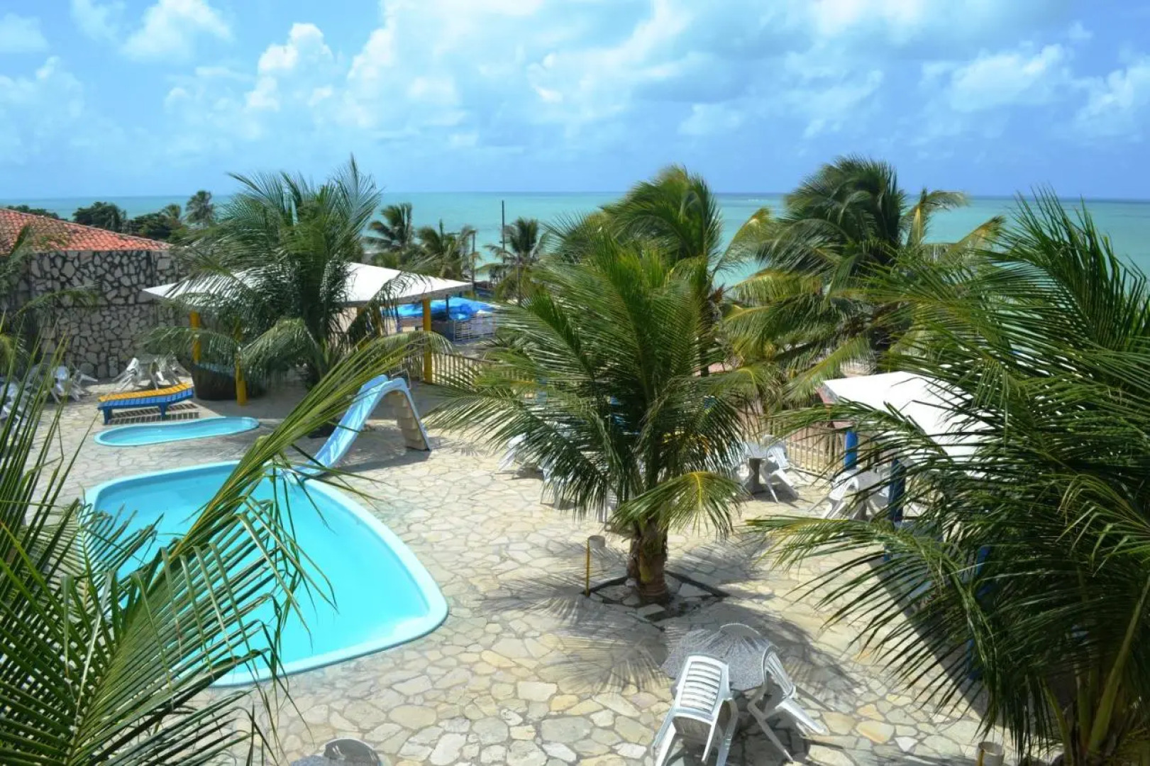 Jacuma's Lodge Hotel