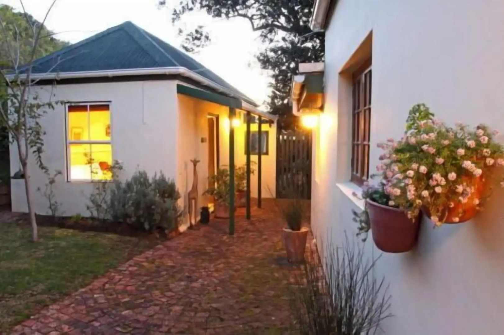 The Old Trading Post - Guest House