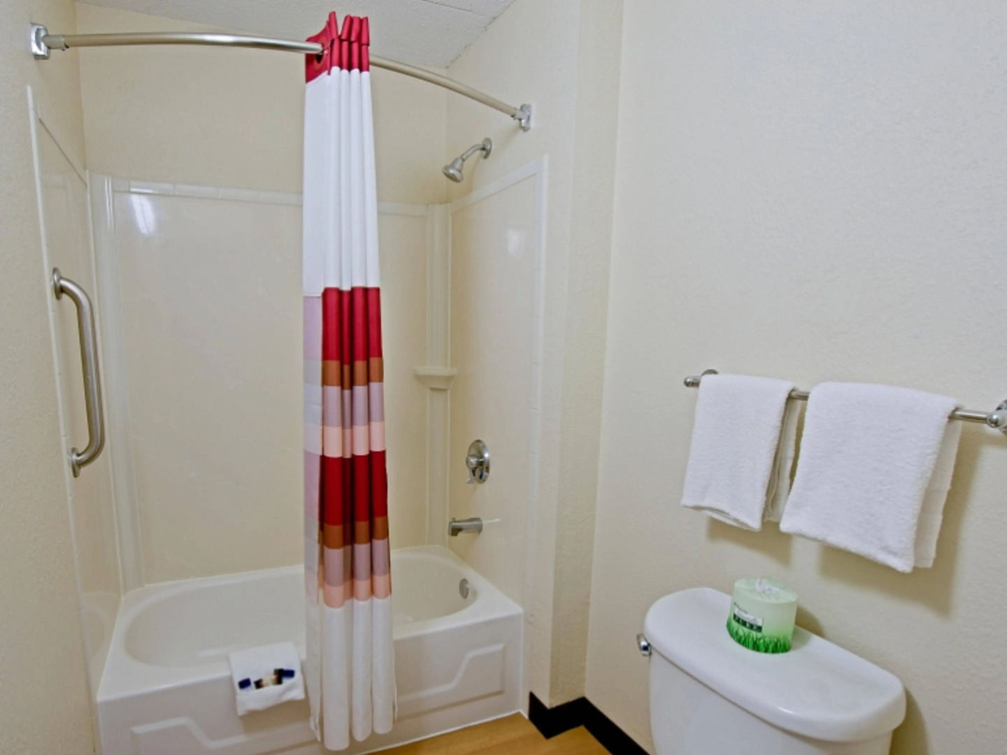 Red Roof Inn Erie – I-90