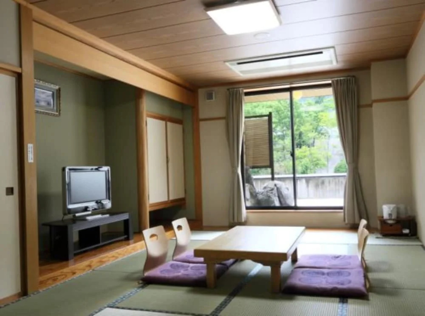 Ishiuchi Yung Parunas