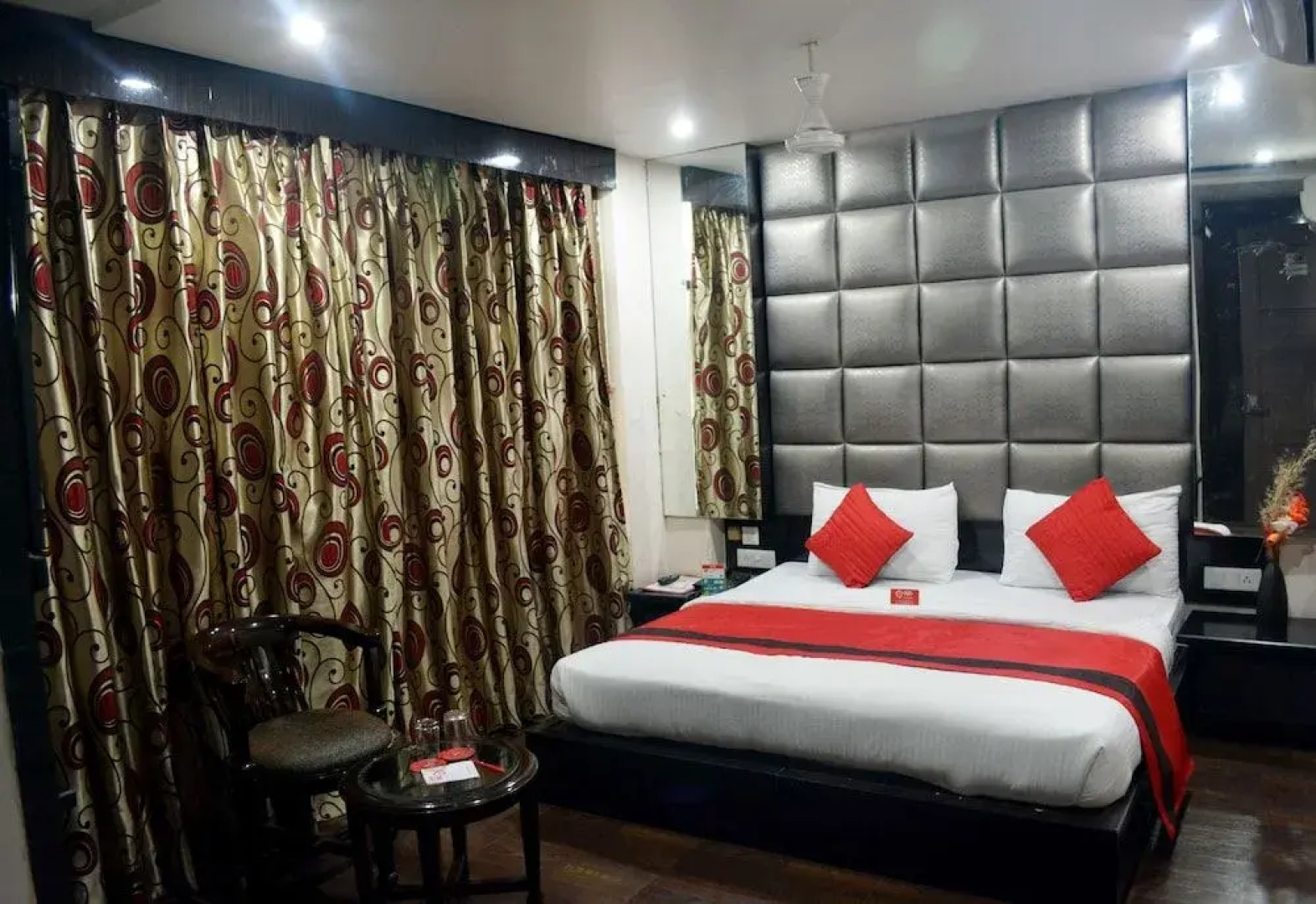 OYO 464 Hotel Lotus Palace