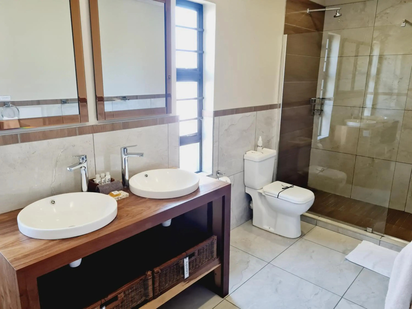 The Hank Guesthouse Pty Ltd