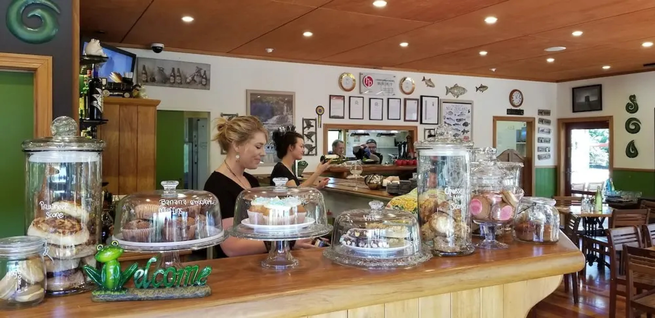 Whistling Frog Cafe & Accommodation